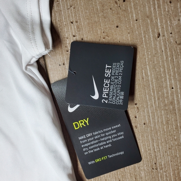 NWT Girl’s Nike Dri-Fit T-shirt Size 4T White Pink Orange Heart Graphic Logo - Picture 8 of 14